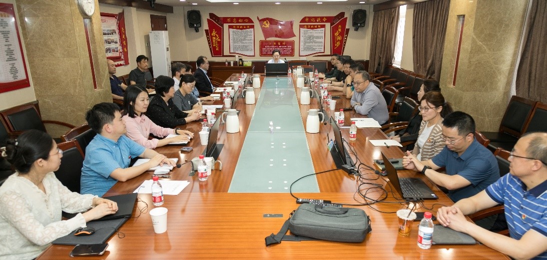 亞星會員注冊口腔醫(yī)院舉辦深入貫徹中央八項(xiàng)規(guī)定精神學(xué)習(xí)教育專題讀書班